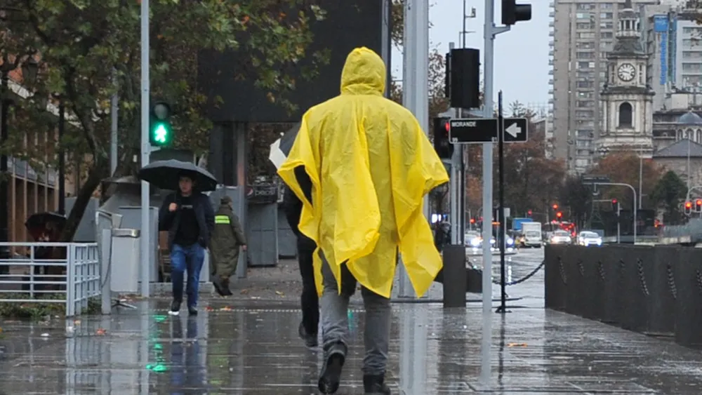 Chile no está preparado para el invierno: 20% no se vacunará y 43% no sabe dónde acudir en caso de urgencia respiratoria