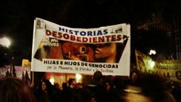 Historias desobedientes: La lucha de hijos e hijas de genocidas argentinos para declarar contra sus padres