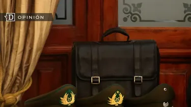 El Desconcierto | 15076 gorras de oficiales de carabineros dejados en un mueble.webp