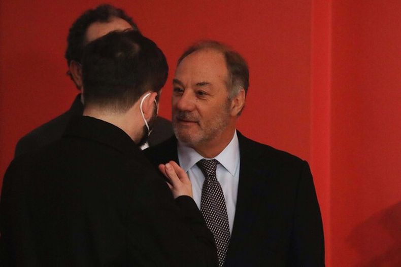 Presidente Gabirel Boric junto a Juan Sutil representante de la CPC Agencia Uno.jpeg