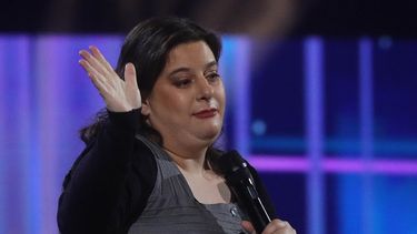 VIDEO| Perdonen los que no les gustó: Laila Roth tuvo difícil noche en Viña