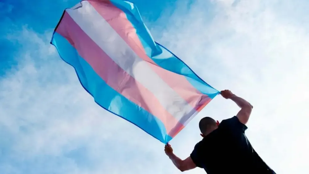 Libertad, pero no para todos: Trump prohíbe tratamientos de transición de género a menores de 19 años