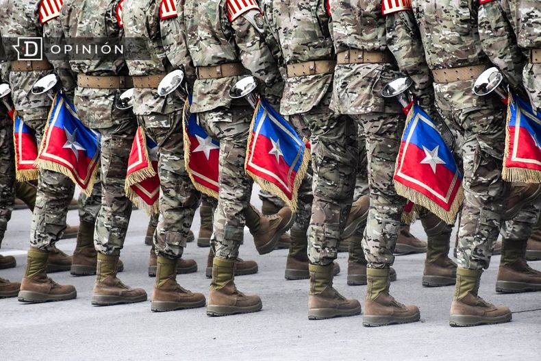 4545 marcha militar 19 de septiembre.jpg