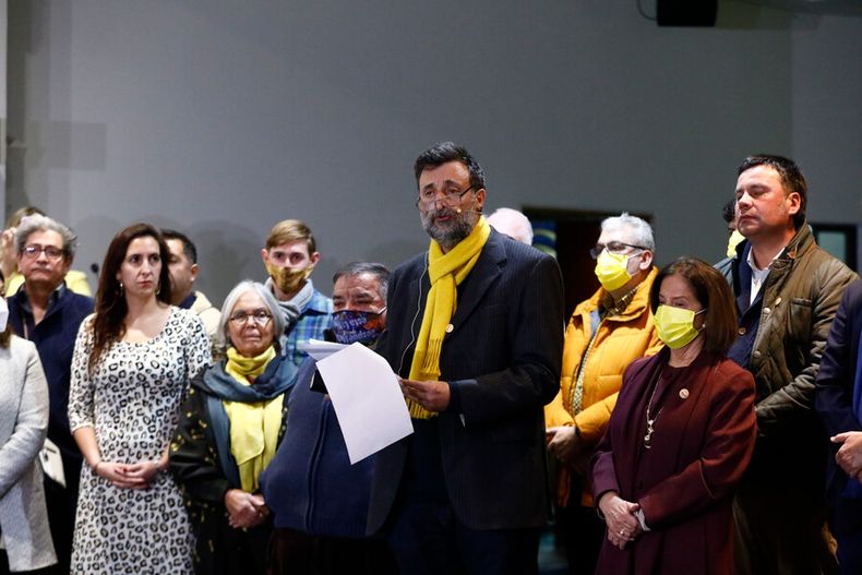 Amarillos por Chile.jpg