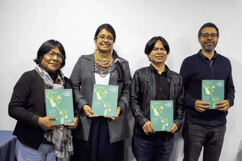 desde el artico hasta la amazonia lanzan libro gratuito que reune saberes y recetas de diez pueblos indigenas de las americas.webp