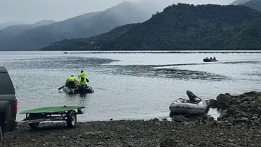 Armada confirma el hallazgo de quinta víctima fatal tras naufragio de nave salmonera en Estuario de Reloncaví
