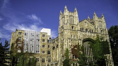 Acuerdan compensación por US$500 millones a víctimas de abuso sexual en U. de Michigan