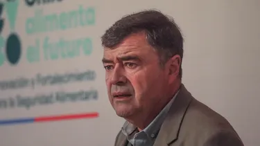 Esteban Valenzuela paga con su salida del gobierno ruptura del FRVS del pacto parlamentario oficialista