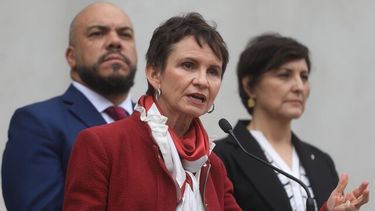 Tras nuevo gabinete en seguridad ministra Tohá confirma presencia policial en centros de salud desde ya