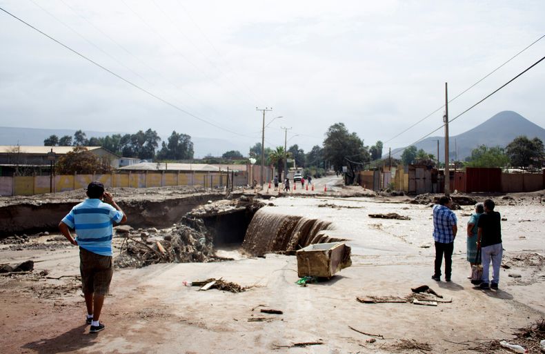 Lluvias y activación de quebradas elevan el peligro en el Norte Grande - Agencia Uno