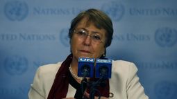 Human Rights Watch critica visita de Michelle Bachelet a China: “Fue desastrosa”