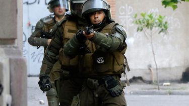 Joven denuncia que Carabineros le disparó perdigones en el rostro y brazos en La Granja
