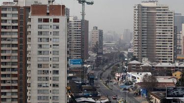 Nuevo plan regulador de Santiago prioriza torres en altura y no inmuebles históricos