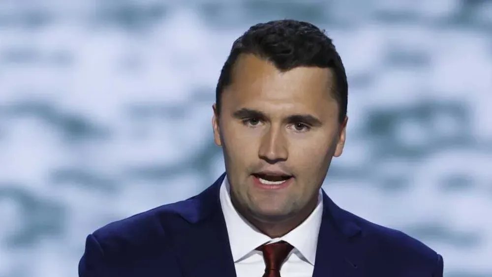 No te queremos en el país: EEUU niega visas a extranjeros que se burlaron del crimen de Charlie Kirk