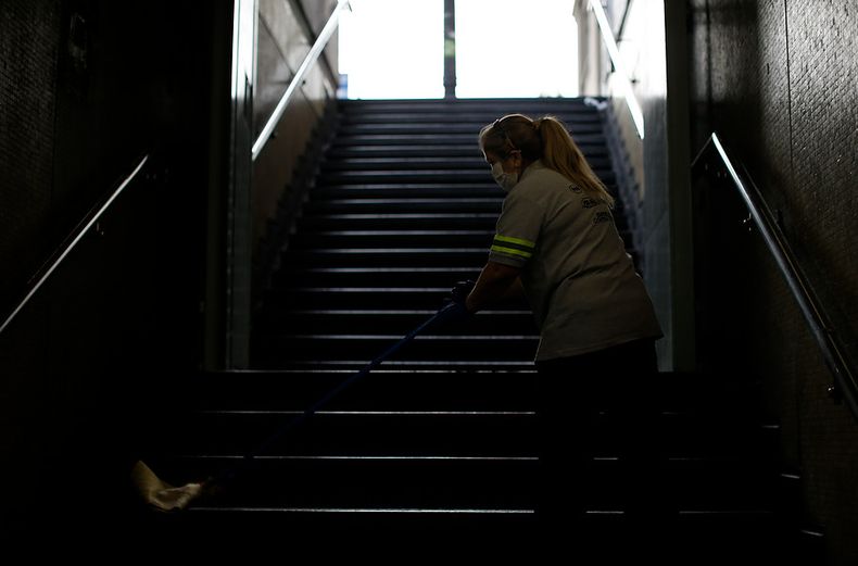 paciente de clinica que cayo de escalera por falta de senaletica debera ser indemnizado.jpg