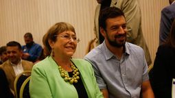 Cadem: Michelle Bachelet y Tomás Vodanovic escalan y llegan a 60% de valoración positiva
