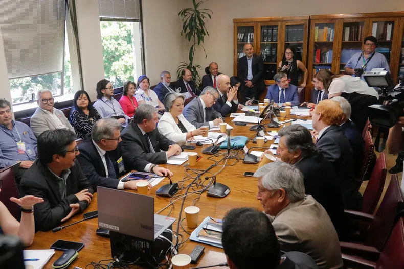10145 comison senado.webp