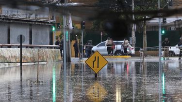 Santiago colapsó con 10 minutos de tormenta severa