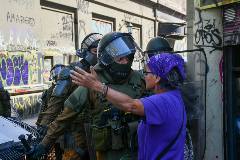 Carabineros 1.jpg