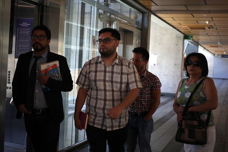 roberto campos weiss quien es el profesor del torniquete detenido por rayar una iglesia.jpeg