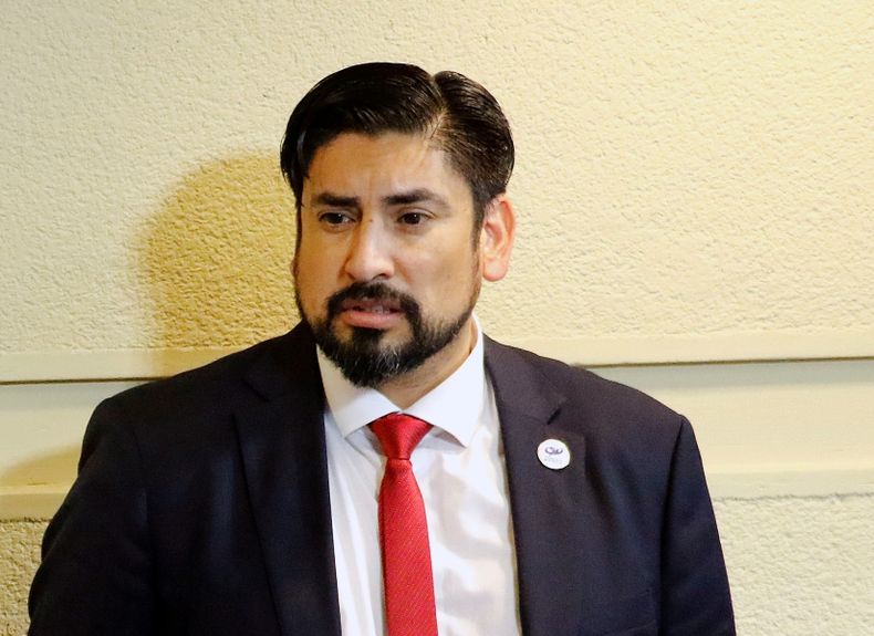 Ruben Oyarzo.jpg