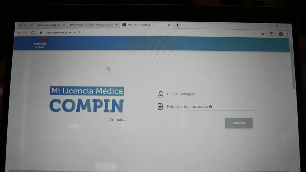 PDI detiene a 7 médicos extranjeros por fraude con licencias médicas en sector público: Daño a Fonasa supera $20 mil millones