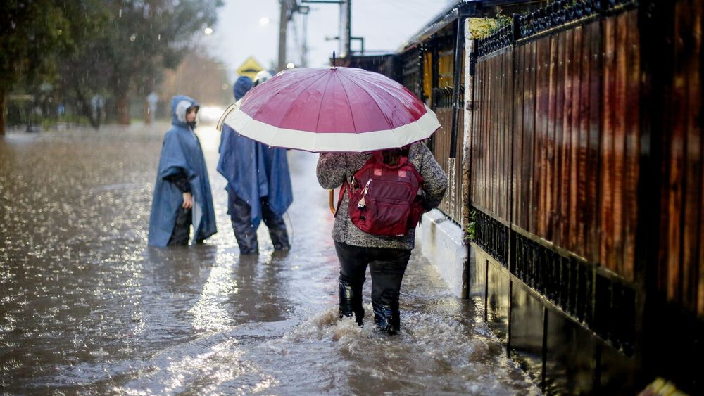 Nueva emergencia por lluvias en el norte, centro y sur de Chile - Agencia Uno