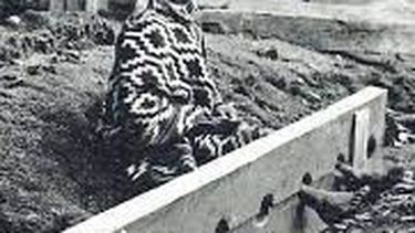 El Desconcierto | Mapuche en cepo circa 1900.jpg