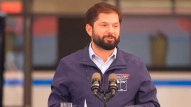 Boric anuncia $50 mil millones para financiar infraestructura de 160 colegios en todo Chile