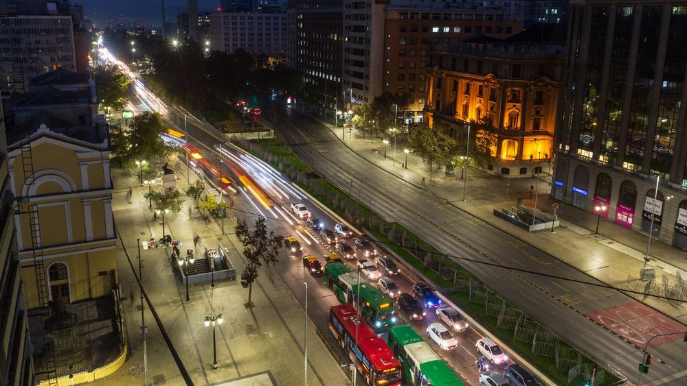 Imagen de la alameda de noche / Agencia Uno