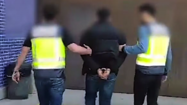 Detienen en Barcelona a miembro del Tren de Aragua: Se dedicaba a asesinatos y tráfico de armas