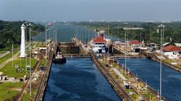 Ahora Donald Trump dice que trasladó muchas tropas a Panamá: Cree que China tiene demasiada influencia sobre la vía