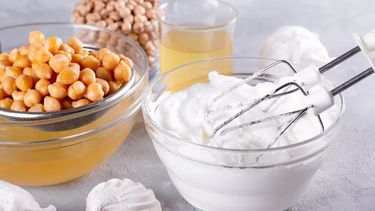 El veganismo gana adeptos a nivel alimentario y las preparaciones que ofrece el aquafaba varían hacia sabores tanto dulces como salados. El veganismo gana adeptos a nivel alimentario y las preparaciones que ofrece el aquafaba varían hacia sabores tanto dulces como salados.