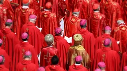 Cardenal se puso fiestero antes de elección del papa: Se tomó todos los licores del frigobar y no eran gratis