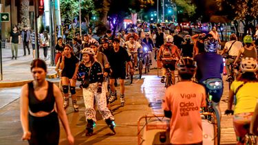 CicloRecreoVía Nocturna en Santiago hasta la medianoche: Iniciativa busca recuperar espacios públicos