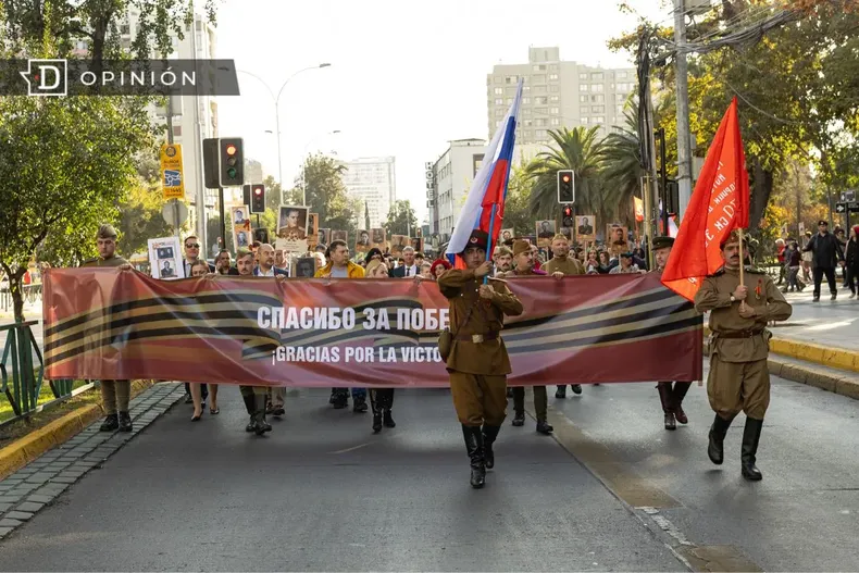 15830 desfile por el dia de la victoria en chile.webp