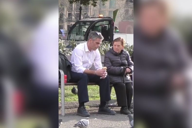videoyo soy la chica del tinder adulta mayor llega a cita y sorprende a su acompanante.jpeg