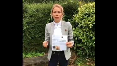 Tras burlas de Bolsonaro a su madre, hija de Brigitte Macron lanza campaña contra la misoginia