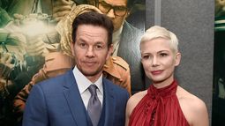 La absurda diferencia salarial de Michelle Williams y Mark Walhberg en la cinta de la que fue despedido Kevin Spacey