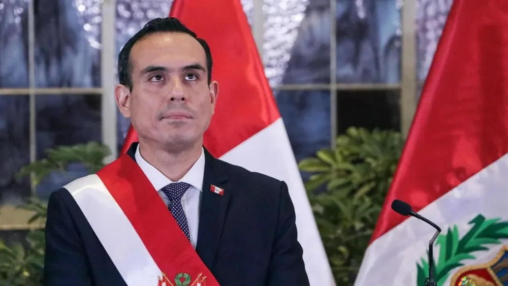 A 4 meses de asumir Congreso de Perú destituye a presidente José Jerí por tráfico de influencias