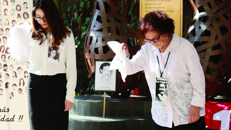 El_Baile_de_los_Cisnes_006 scaled.jpg