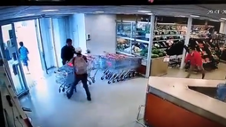 VIDEO| Delincuente es detenido en supermercado de Viña del Mar con un botellazo en la cabeza