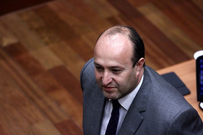 5444 a uno 962436.jpg