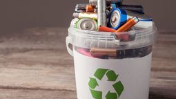 Exigencias en sostenibilidad regirán desde 2028. Habrá puntos de entrega en 36 comunas del país, campañas domiciliarias y recolección en comercios. Exigencias en sostenibilidad regirán desde 2028. Habrá puntos de entrega en 36 comunas del país, campañas domiciliarias y recolección en comercios.