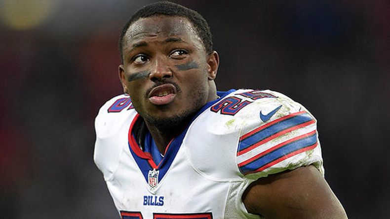 usa leseanmccoy bills.jpg