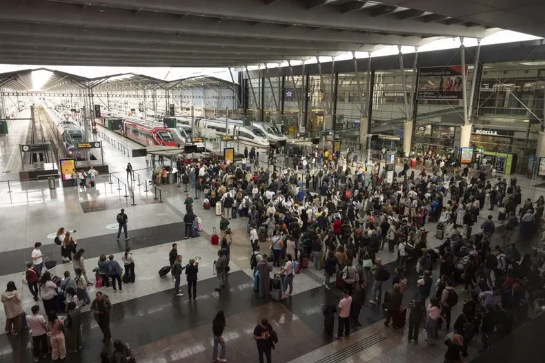 15209 viajeros en espana.webp