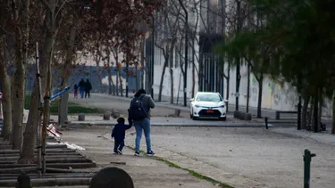 Padre debía $4 millones en pensión: Tribunal autorizó a madre a salir del país con su hijo sin consentimiento paterno
