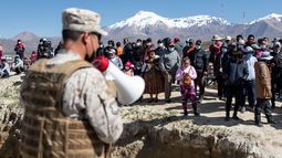 Ejército investigará supuesta ayuda militar a migrantes para cruzar frontera a Perú