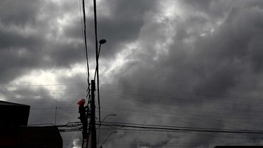 Vuelven los cortes de luz programados por Enel en Santiago - Agencia Uno