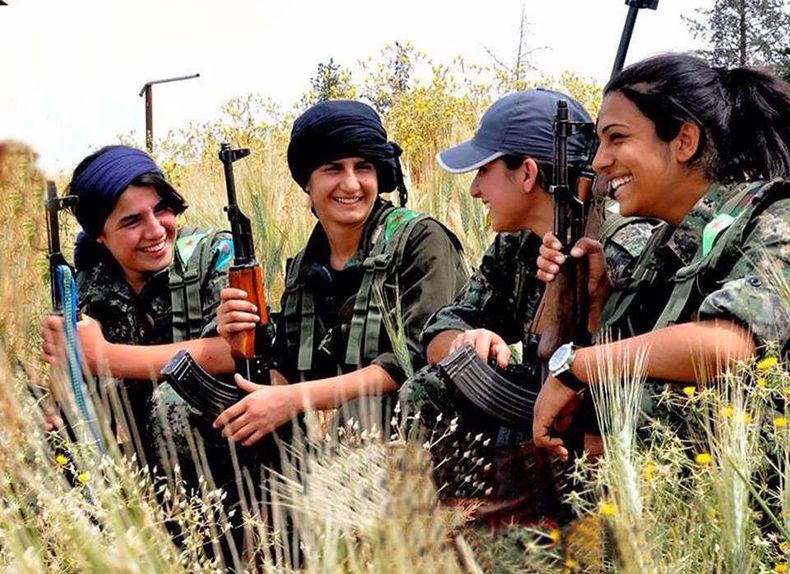 combatientes kurdas YPG.jpg